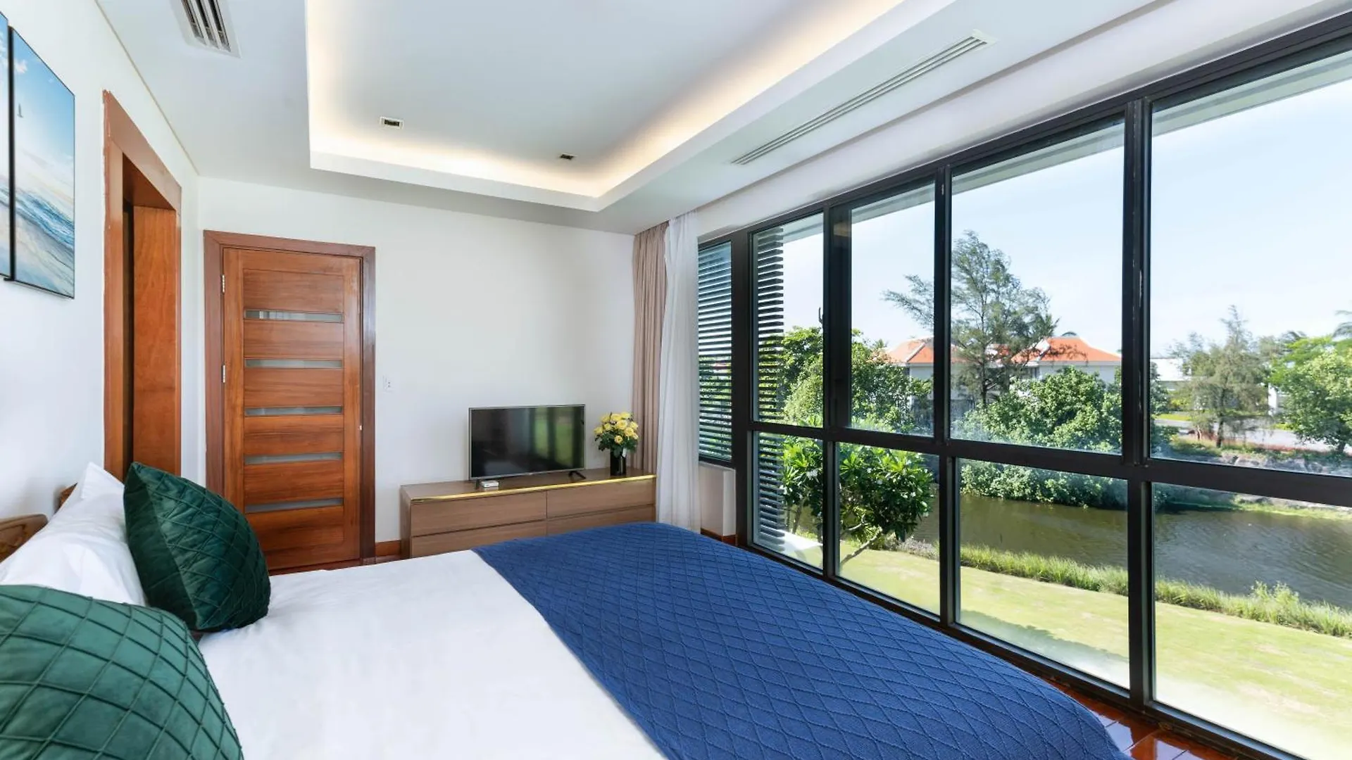 Ocean Sunny Villas Da Nang 0*,  Vietnam