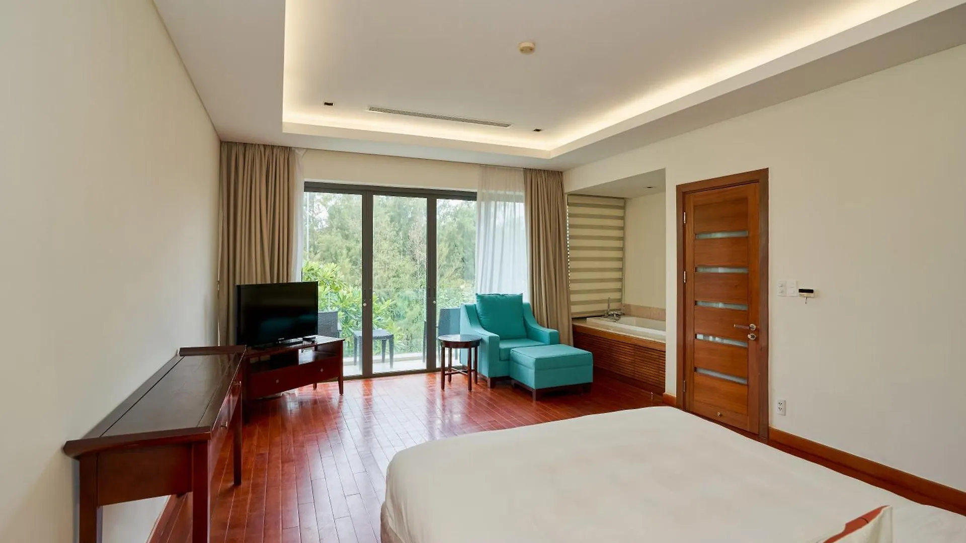 Ocean Sunny Villas Da Nang 0*,  Vietnam