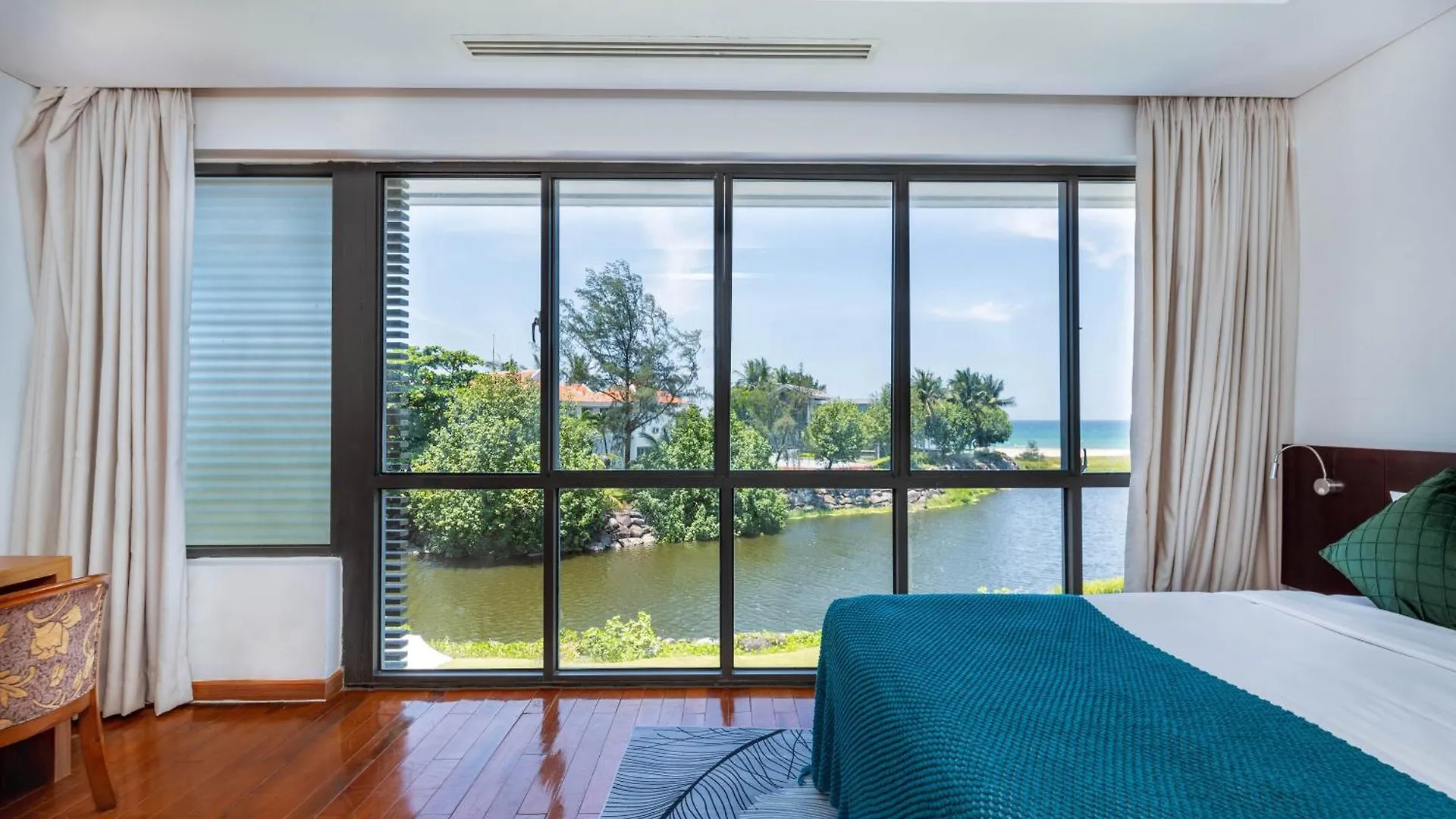 Ocean Sunny Villas Da Nang 0*,